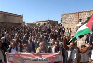 مسيرة بمديرية المنار في ذمار تنديداً بمجازر العدو الصهيوني في غزة